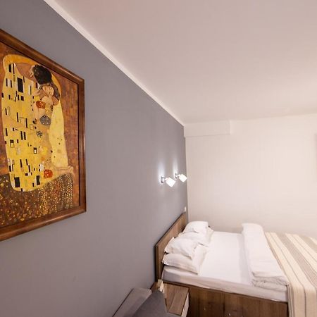 Central Place Apartment Timisoara 2 ภายนอก รูปภาพ