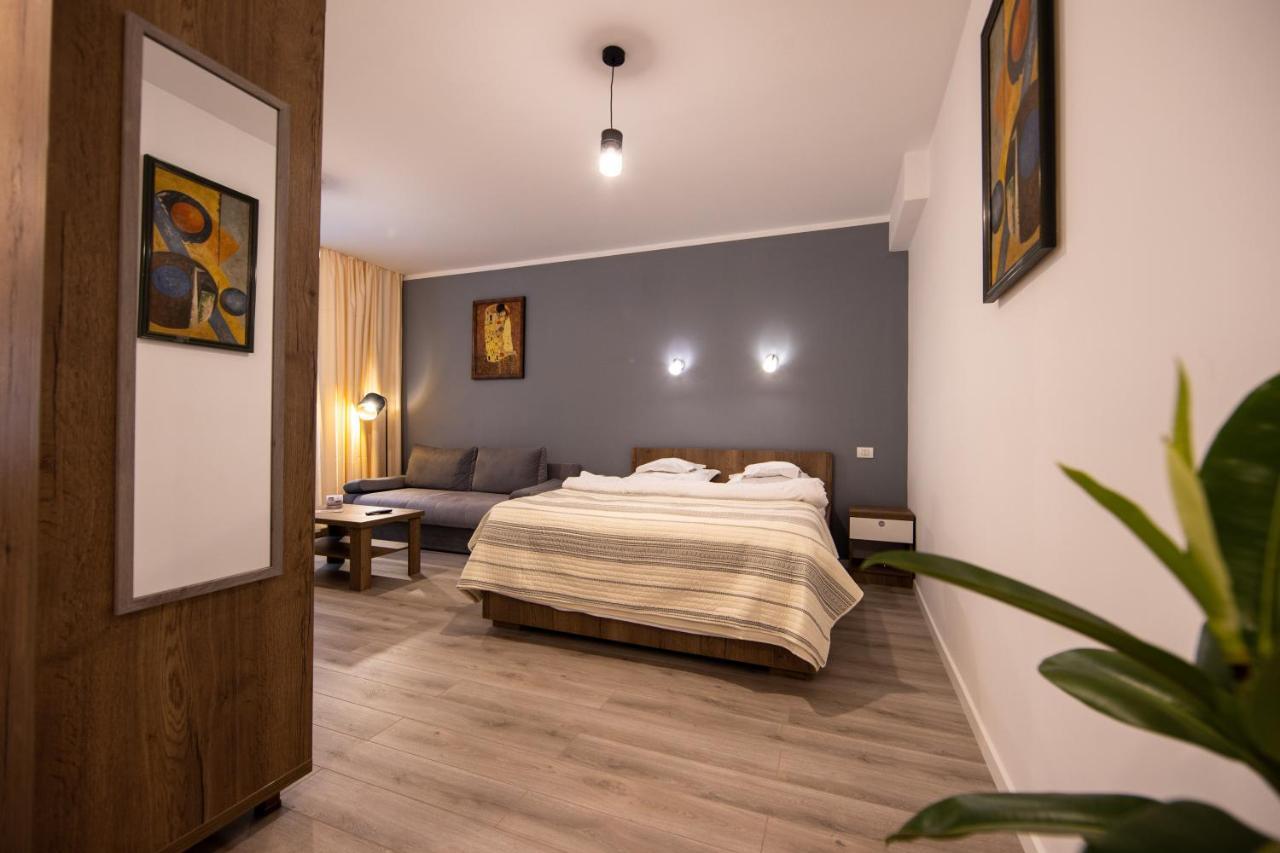 Central Place Apartment Timisoara 2 ภายนอก รูปภาพ