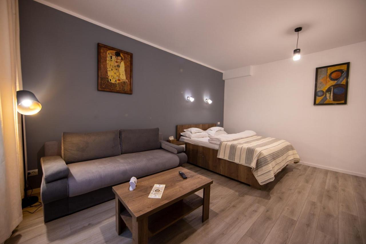 Central Place Apartment Timisoara 2 ภายนอก รูปภาพ