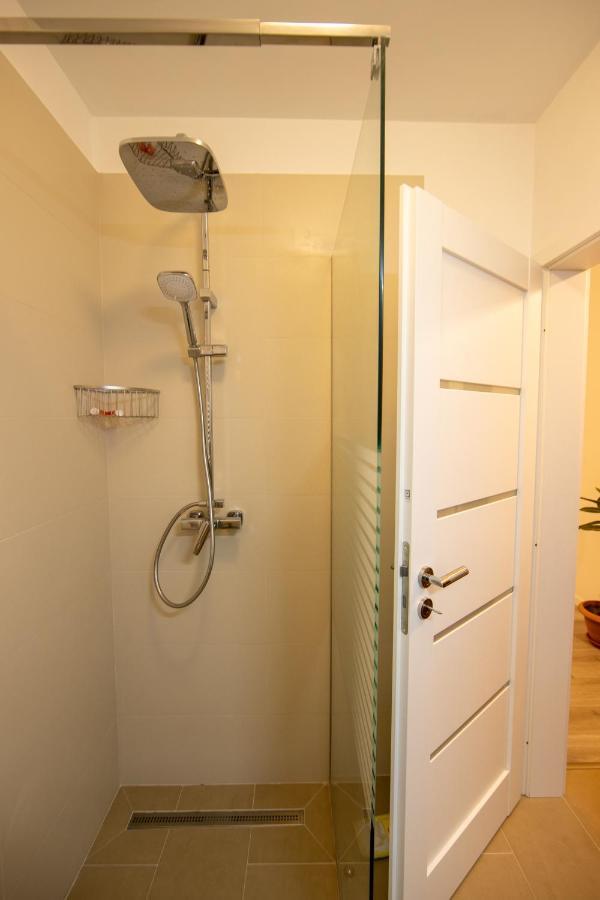 Central Place Apartment Timisoara 2 ภายนอก รูปภาพ